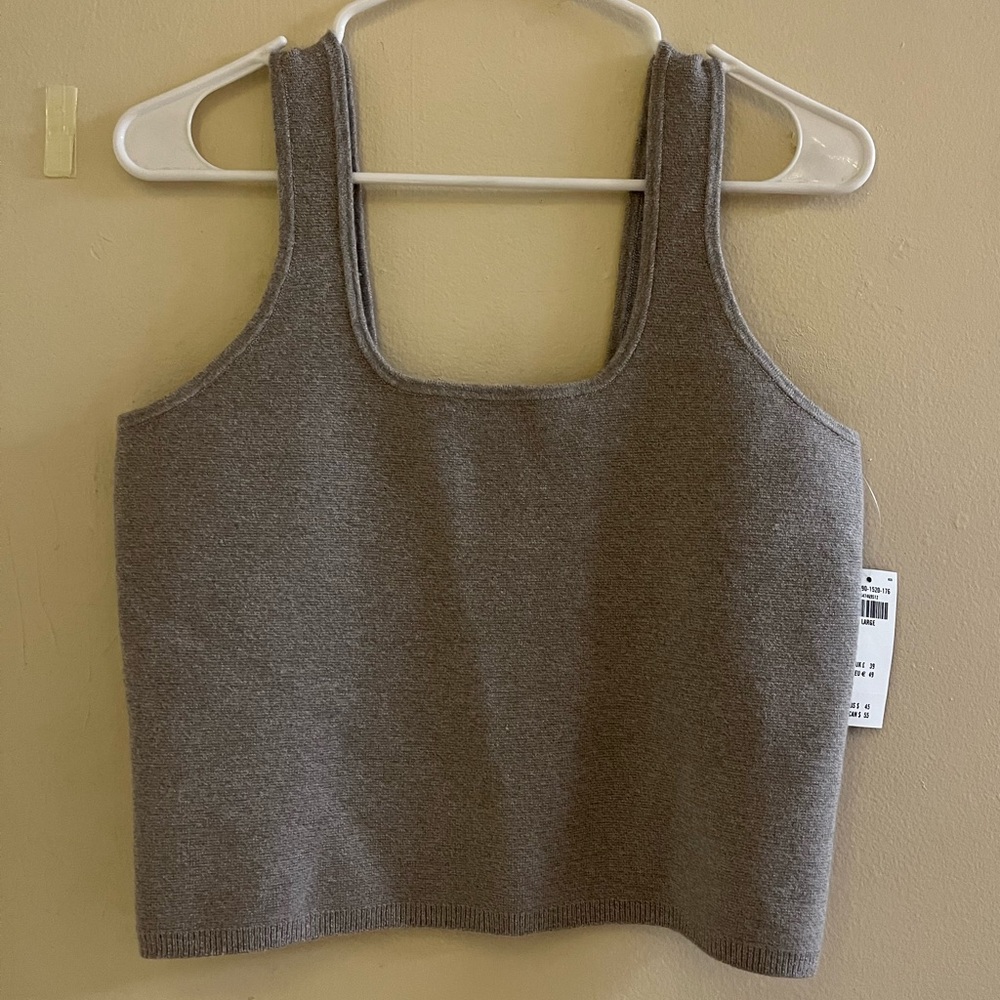 Abercrombie & Fitch cropped sweater tank